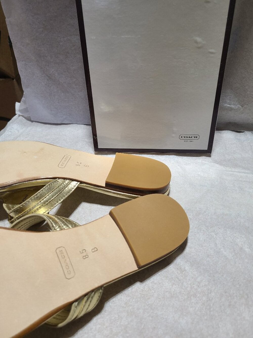 Coach Rumor Metallic Gold Leather Amber Cabochon Medallion Thong Sandals - Picture 4 of 5